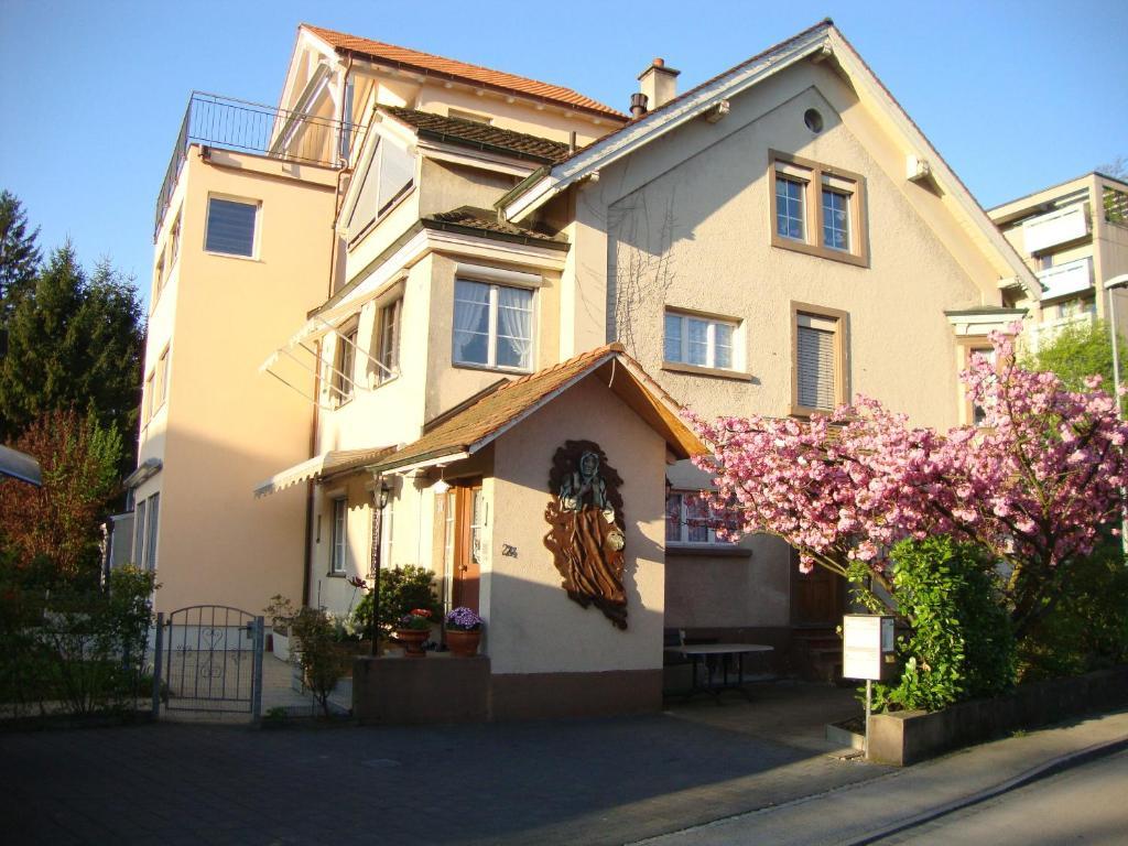 Niros Bed & Breakfast Birsfelden Exterior photo