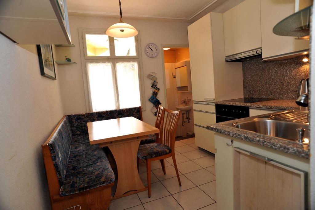 Niros Bed & Breakfast Birsfelden Room photo