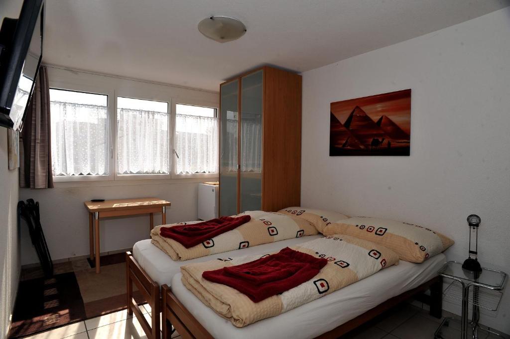 Niros Bed & Breakfast Birsfelden Exterior photo